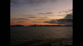 preview picture of video 'North of Superior: Sunset over Coral Beach Bay'