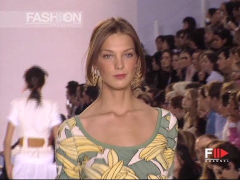 CHLOE' Full Show Spring Summer 2004 Paris by Fashion Channel