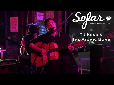 TJ Kong & The Atomic Bomb - She Don’t Keep Time | Sofar NYC