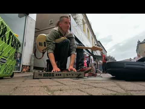 Dr Funk - Florio (Busking Sessions :: Newquay) - YouTube