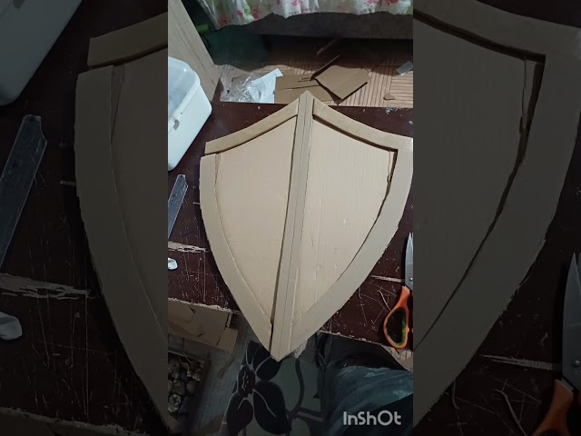 Vídeo relacionado con WEIMEIJIE Caballero apliques de pared escudo de espada armadura estilo medieval arma vinilo ventana pegatina adolescente niño dormitorio sala de juegos decoración del hogar 57x64 cm