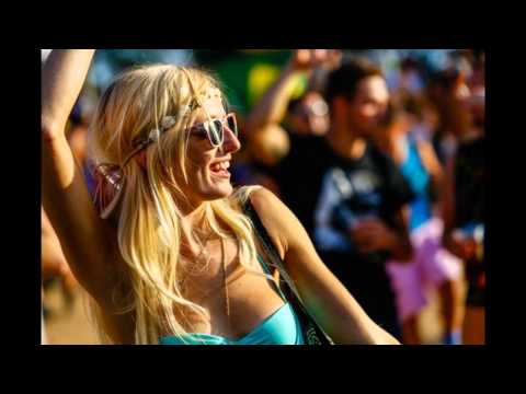 The Chainsmokers - Live @ Tomorrowland 2014