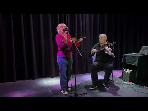 Lisa Knapp & Gerry Diver Hawk & Crow