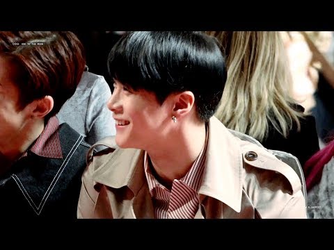 180324 아스트로 문빈 18F/W 서울패션위크 R.SHEMIST [4K]