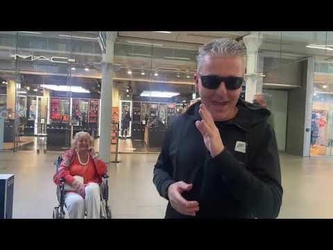 Someone Dumped Their Mum By The Piano LIVESTREAM