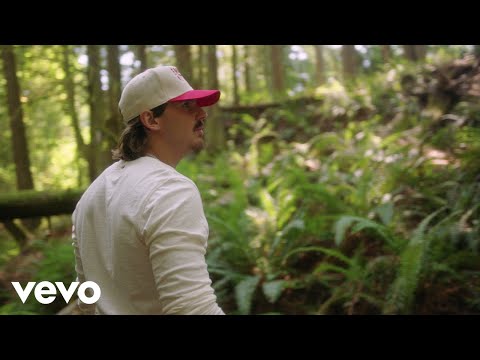 Tucker Wetmore - When I Ain't Lookin' (Official Visualizer)