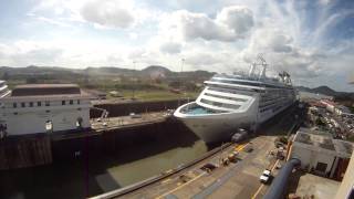 preview picture of video 'Panama Canal Transit Time-Lapse @ Miraflores Locks - Princess Cruise Island Princess'