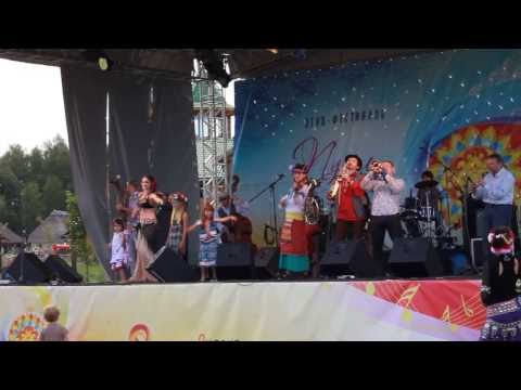 Марагарита Артюх и Bubamara Brass Band - Jasna Dance (live 3 авг 2013)
