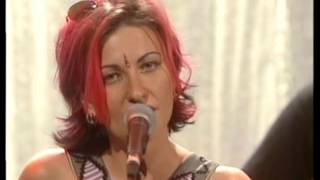 Alisha&#39;s Attic - Alisha Rules the World (live) + interview (Recovery, 22/3/1997)