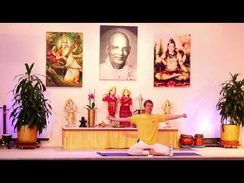 "Yoga für den Rücken" mit Adrian - Yoga Vidya Ashram Bad Meinberg - Live 9:15 Uhr 02.11.2021