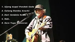 Download lagu IWAN FALS ALBUM TERBAIK SEPANJANG MASA || UJUNG ASPAL PONDOK GEDE || SORE TUGU PANCORAN mp3
