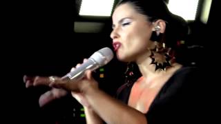 102.7 KIIS-FM Online Exclusive: Nelly Furtado &quot;Big Hoops&quot; Live Acoustic
