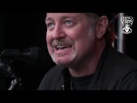 Scott H Biram, Farm and Village (Drouges, 35) France.