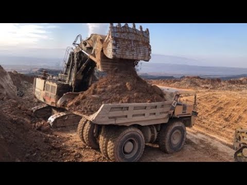 Terex RX170 Front Shovel Excavator Loading Hitachi Dumpers