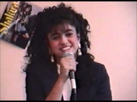 Shakira cantando a los 13 años
