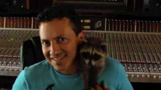 preview picture of video 'Cesar Garza y mascota Sonic Ranch.m4v'