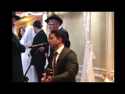 Eli Levin Singing the Carlebach Im Eshkachech אלי לעווין אם אשכחך ירושלים רבי שלמה קרליבך