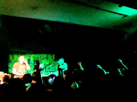 Egreen & Brain - Grasso che cola @Unofficial Schoolz Party 12th