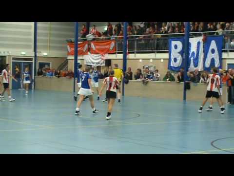 OVVO/De Kroon 1 - DeetosSnel/Volhuis 1 - De slotminuut naar de winst!