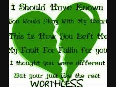 Shiny ft Leona Lewis- Bleeding Love.