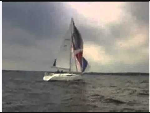 UK Sailmakers   The Cruising Spinnaker Trailer