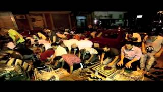 Nostalgia 77 cover of the White Stripes' Seven Nation Army set to masses of people praying