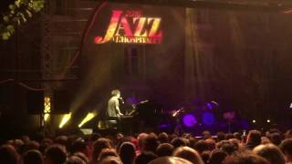 Jamie Cullum &quot;Can&#39;t Feel My Face / I Took A Pill in Ibiza / Love For Sale&quot; @ Jazz à l&#39;Hospitalet