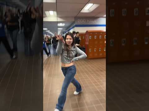BACKUP DANCERS ATE! #kpop #dance #kpopshorts #kpopdancecover #kpopinpublic #hwasa #school #mamamoo