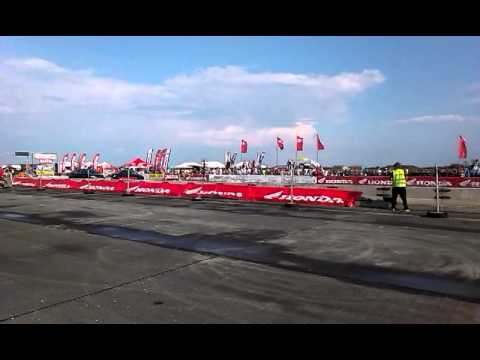 Thumbnail for Opel tigra drag race start by Opel Tigra