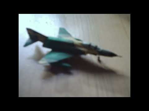 Revell 04002 - McDonnell Douglas F-4E Phantom II - United States Air Force -  1:144 Version A