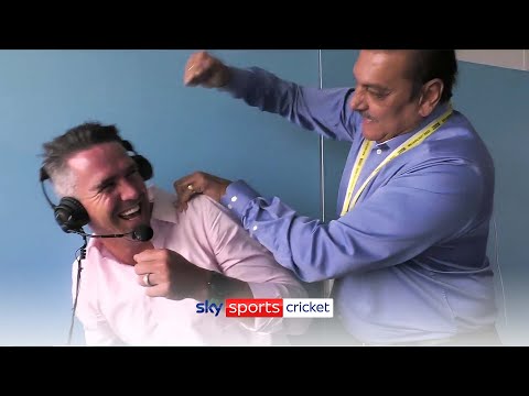 Kevin Pietersen and Ravi Shastri prank Nasser Hussain! 🤣