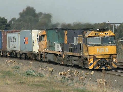 Pacific National container train near Tottenham (Melbourne)