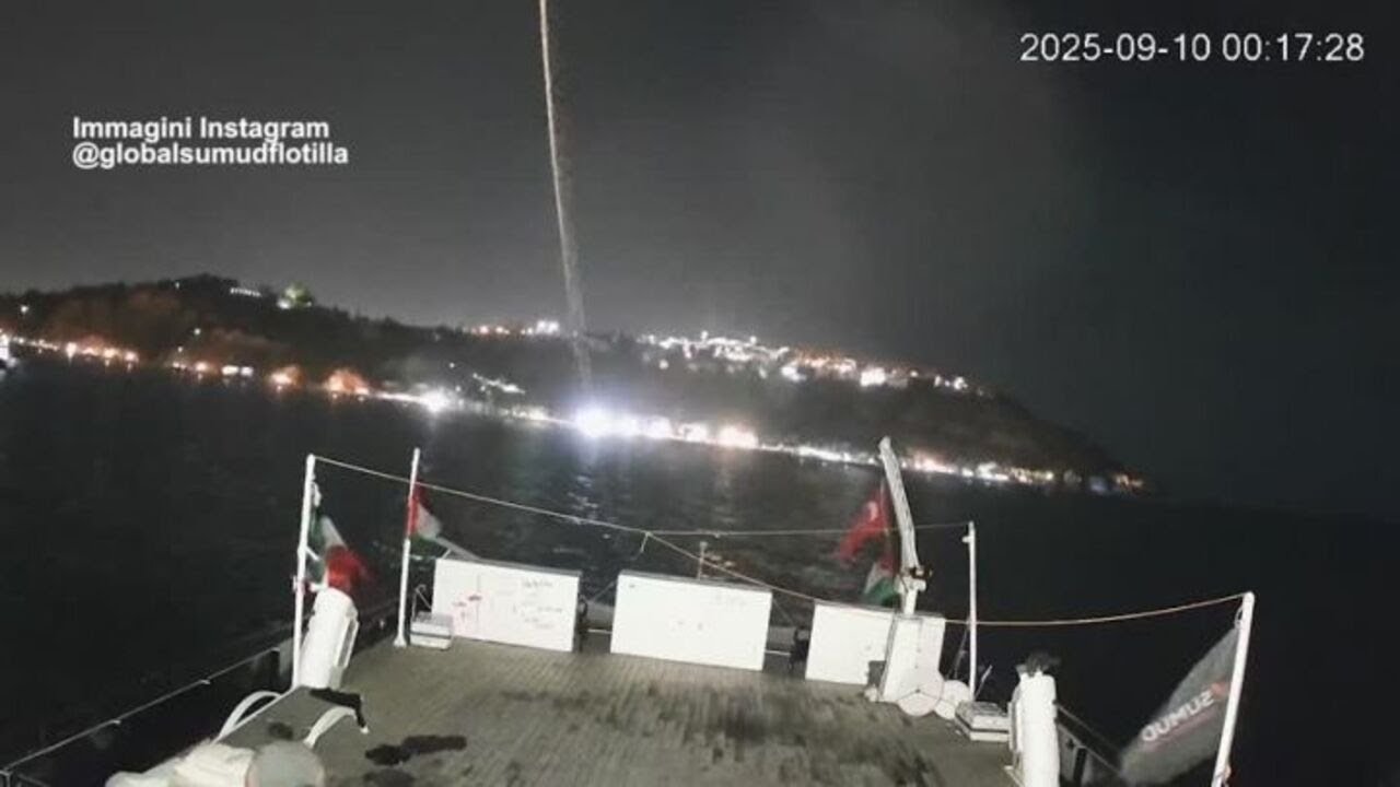 Flotilla, un'altra barca colpita da un sospetto raid con drone