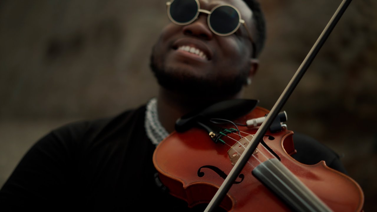 Hire Dominique Hammons Violinist in Houston, Texas