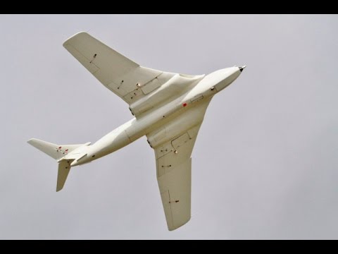 ④ RC HERITAGE FLIGHT DISPLAY - VULCAN +VICTOR + LANCASTER AT LMA RAF ELVINGTON - 2015