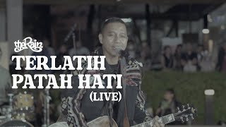 Download lagu THE RAIN - TERLATIH PATAH HATI (LIVE) | KURBANKUSTIK @ TAMAN  LITERASI mp3
