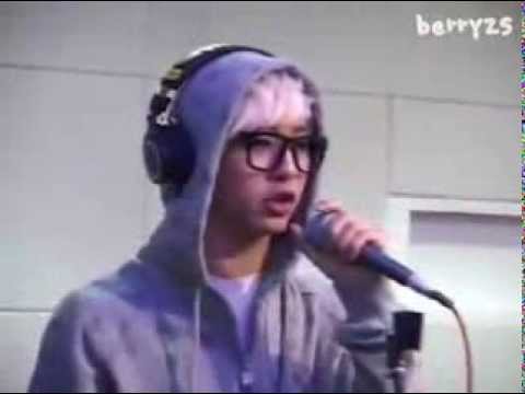 14-02-2012   B.A.P - 비밀연애 (Secret love) @ Younha Starry Night