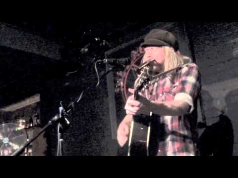 Stu Larsen - This Train - Live The Slaughtered Lamb London 2011