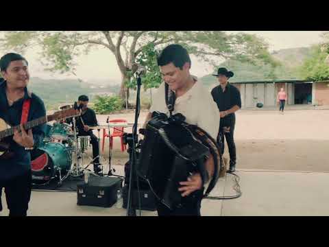 ALFA 7 ft. Comando HG - La entalladita (En Vivo Video Oficial)