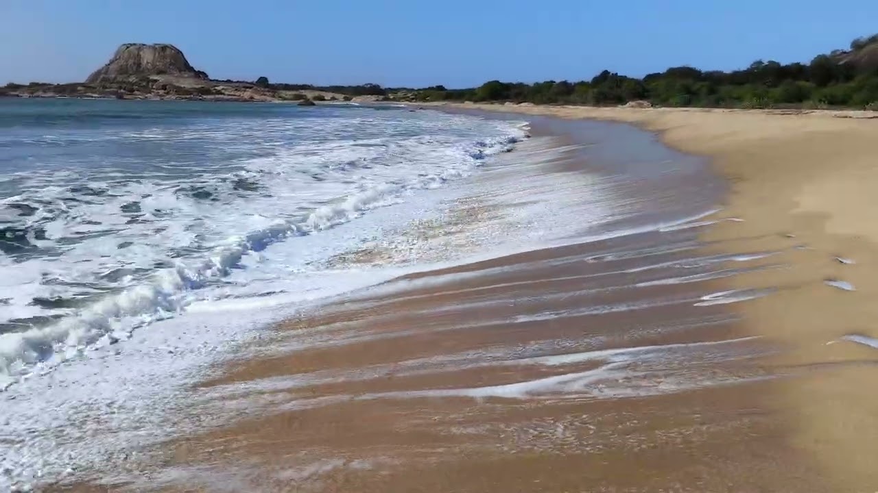 Experience a virtual stroll around Patanangala Beach.