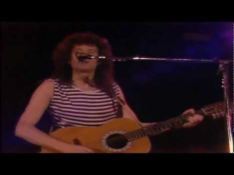 Queen - Crazy Little Thing Called Love HD (Live At Wembley 86)