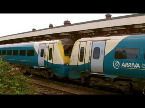 Llandudno Junction  21.8.2016 - 175113 & 175115 - unusual rare 2 x 3 car DMU
