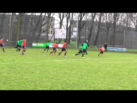 14 feb 2015 DSO Ultrajectum D1 - VV De Meern D3 com 2-3 Vrije bal Delano op de lat