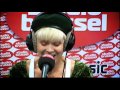 Studio Brussel: Robyn - Hang with me
