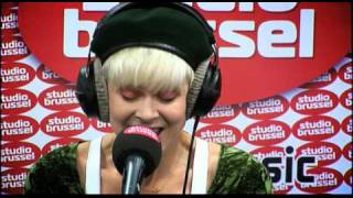 Studio Brussel: Robyn - Hang with me