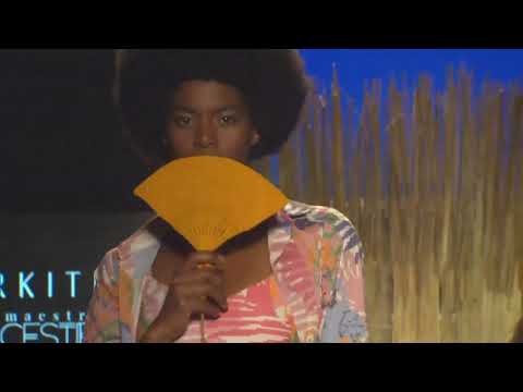 Pasarela Arkitect Maestro Ancestrales  Juana Acosta