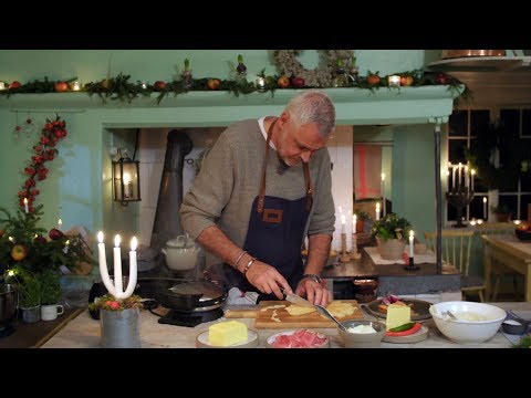 Ernst gör supergoda våfflor med lax och skinka till glöggminglet. - Jul med Ernst (TV4)