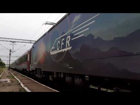 Trenul IR 1753 Bucuresti Nord GR.A Suceava Nord părăsește gara Dolhasca