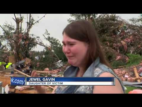 Gov. Scott Walker tours tornado wreckage in Barron County