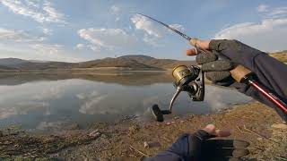 Pescar es caminar. un japonés pesca en sequía en Duarte León Guanajuato,se hundió 2 veces en lodos